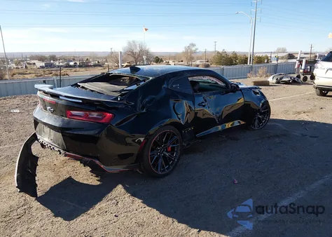 2017 Chevrolet Camaro Zl1 z USA, uszkodzony, nr VIN 1G1FK1R61H0199260